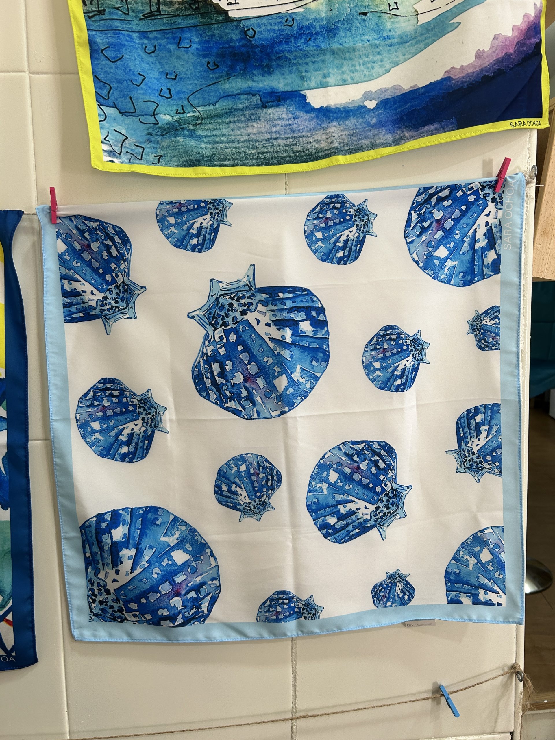 PANUELO CONCHITAS AZUL 1.jpeg